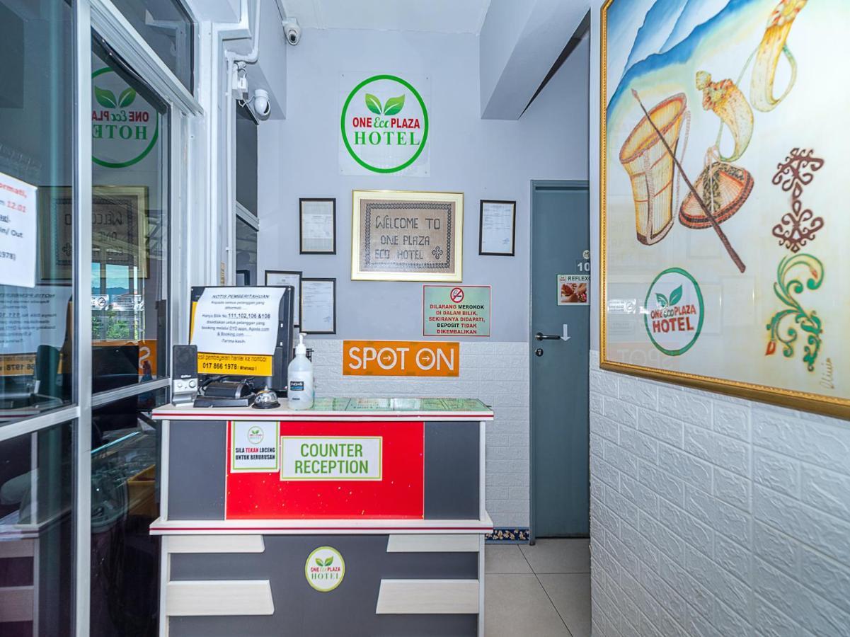 Spot On 90042 One Plaza Eco Hotel クニンガウ エクステリア 写真